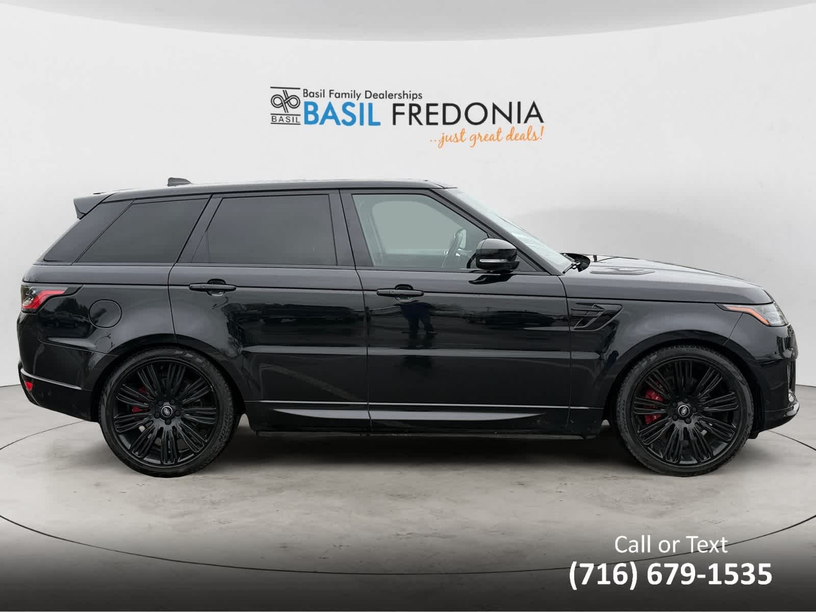 Used 2022 Santorini Black Metallic Land Rover HSE Dynamic image 10