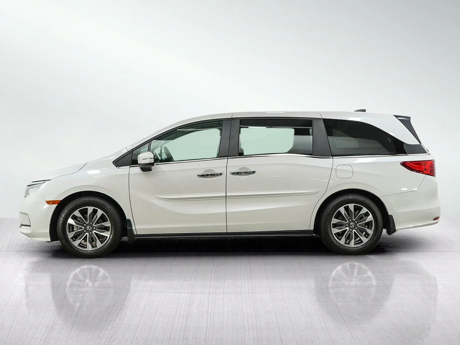 Used 2023 Honda Odyssey EX-L with VIN 5FNRL6H62PB017694 for sale in Burnsville, Minnesota
