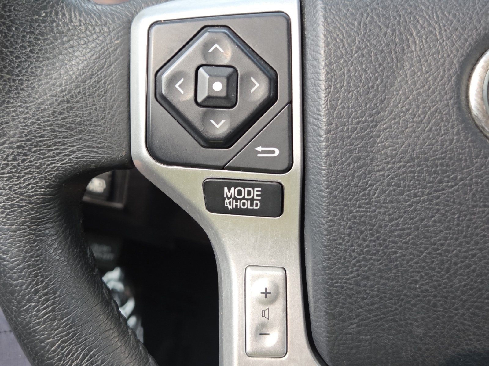 Used 2015 Magnetic Gray Metallic Toyota Limited image 13