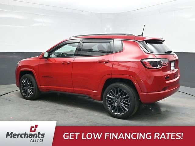 Used 2022 Red Jeep Limited image 4