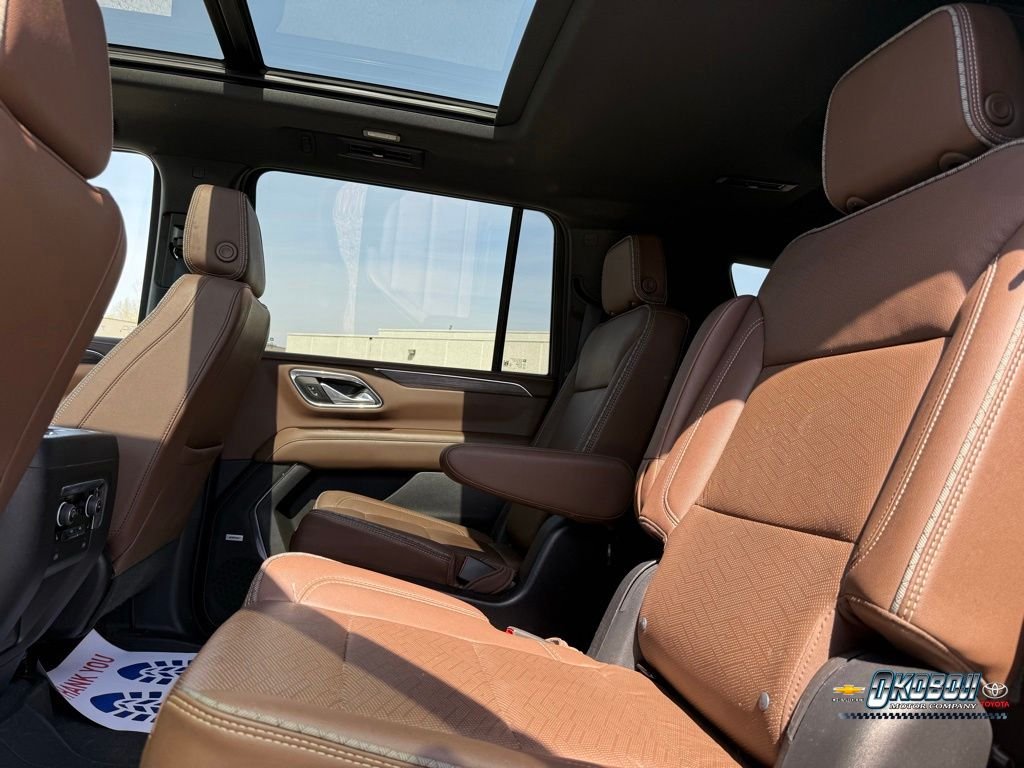 Used 2023 White Chevrolet High Country image 19