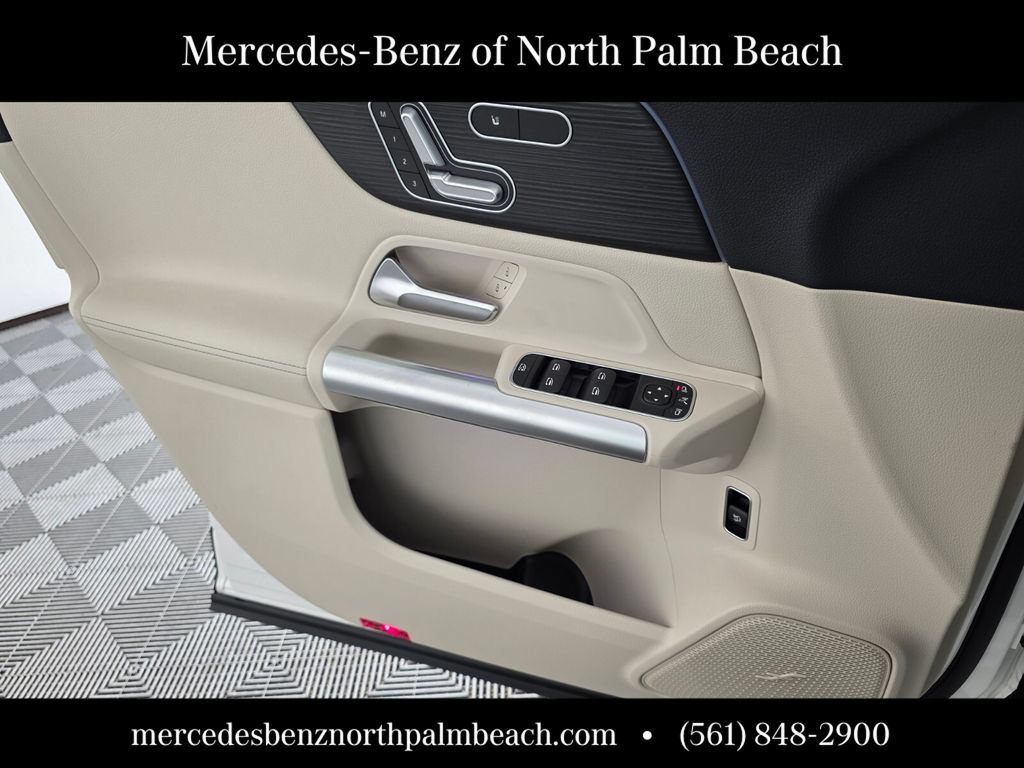New 2026 Polar White Mercedes-Benz GLA 250 image 45