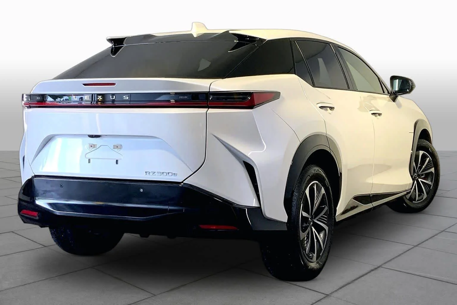 Used 2025 Eminent White Pearl Lexus Premium image 12