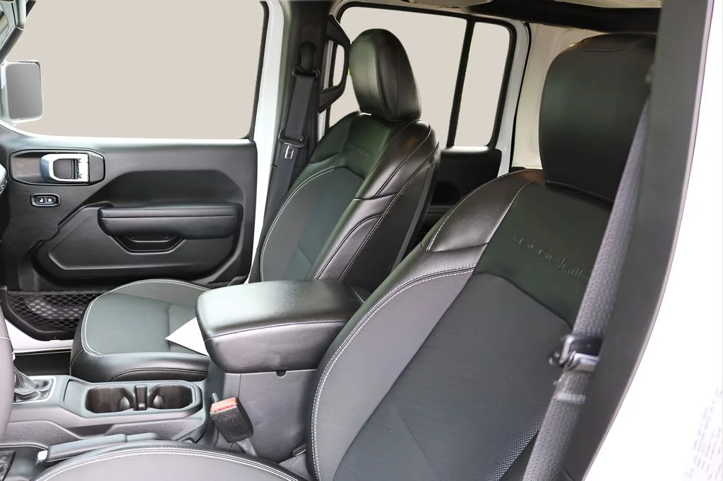 Used 2023 White Jeep Sport S image 11