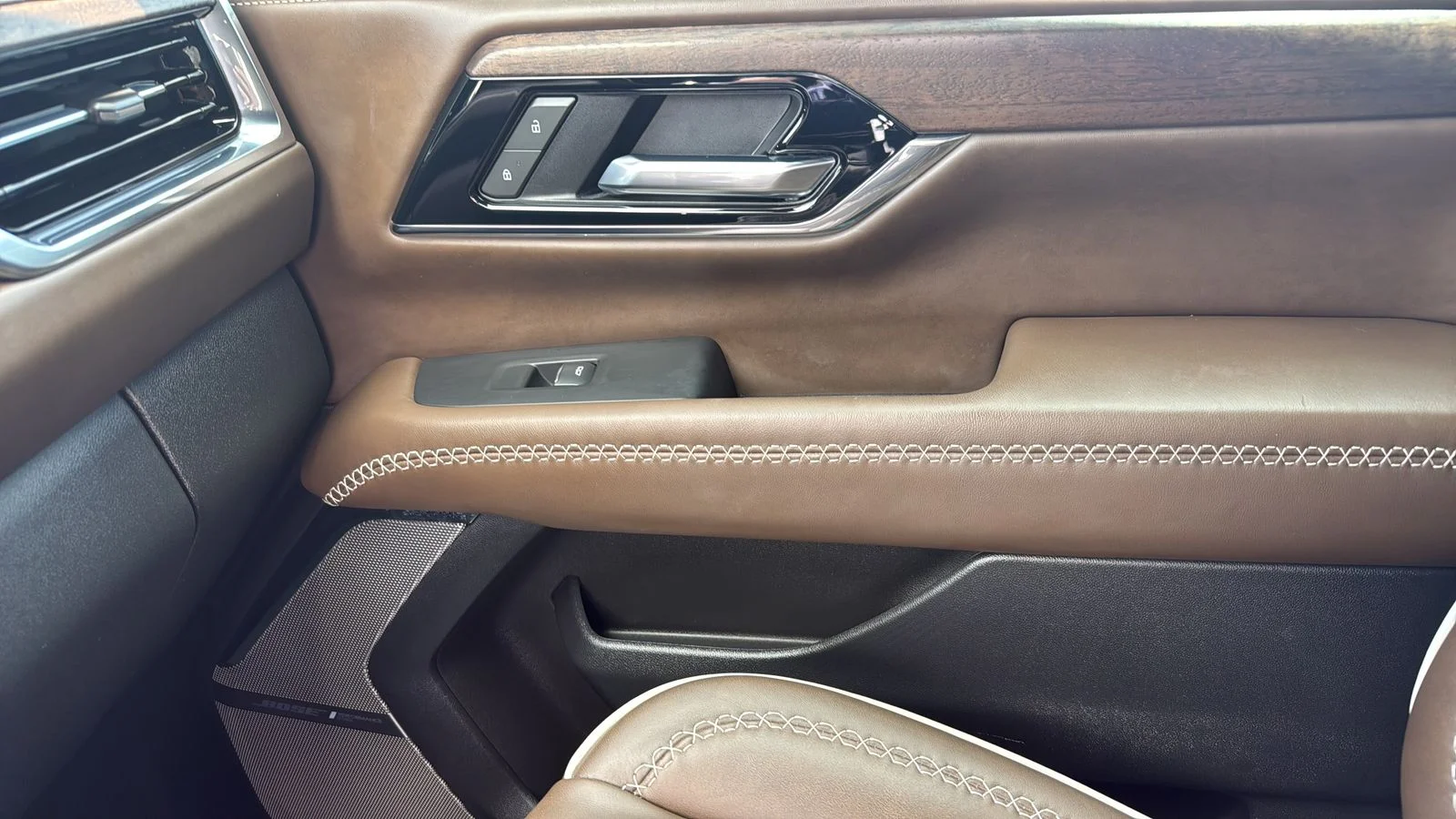 Certified Used 2025 White GMC Denali Ultimate image 24