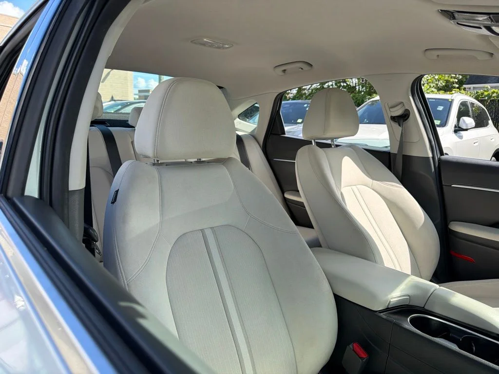 Used 2024 Silver Hyundai SEL image 15
