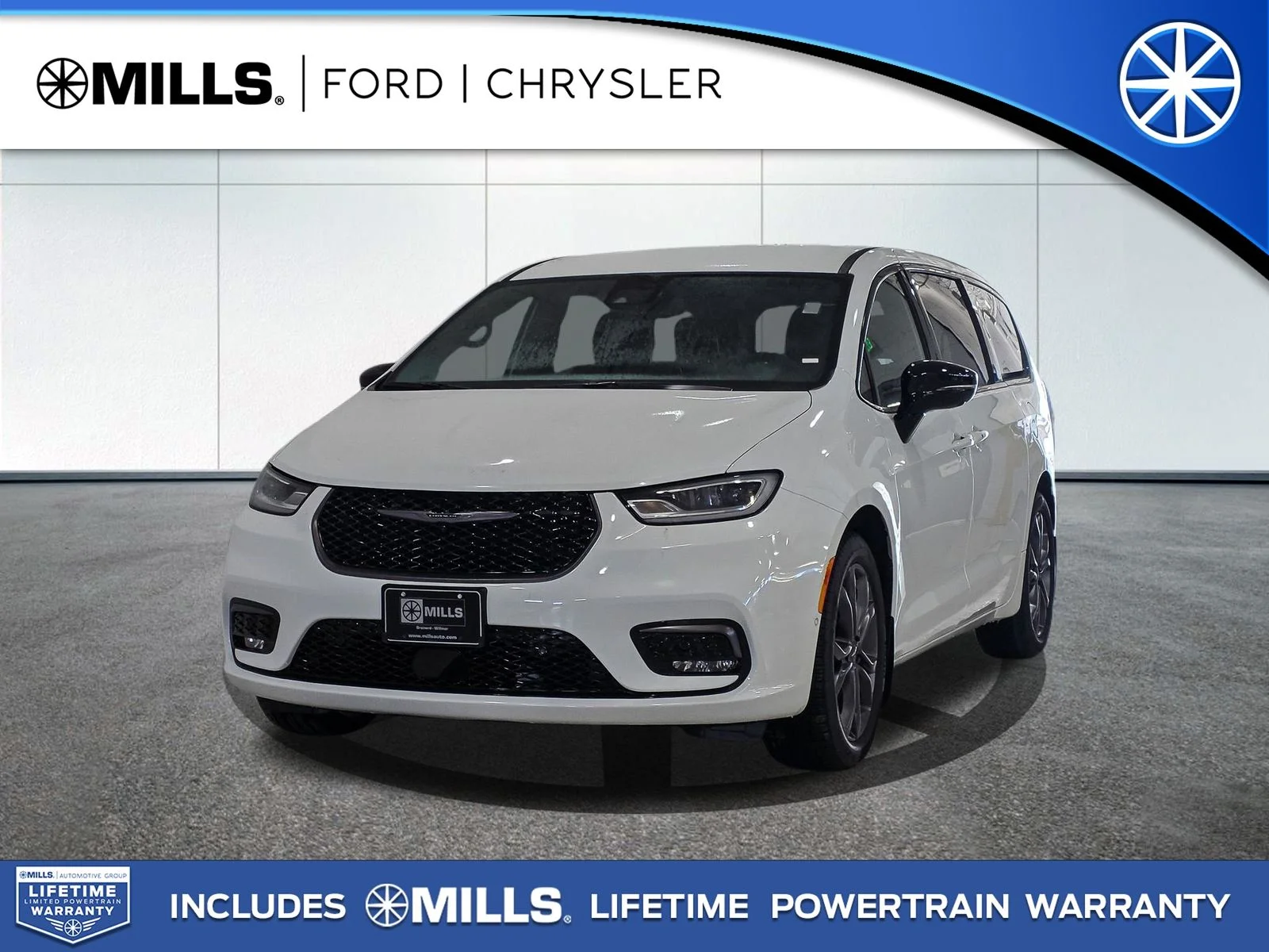 2026 Chrysler Pacifica Select's photo