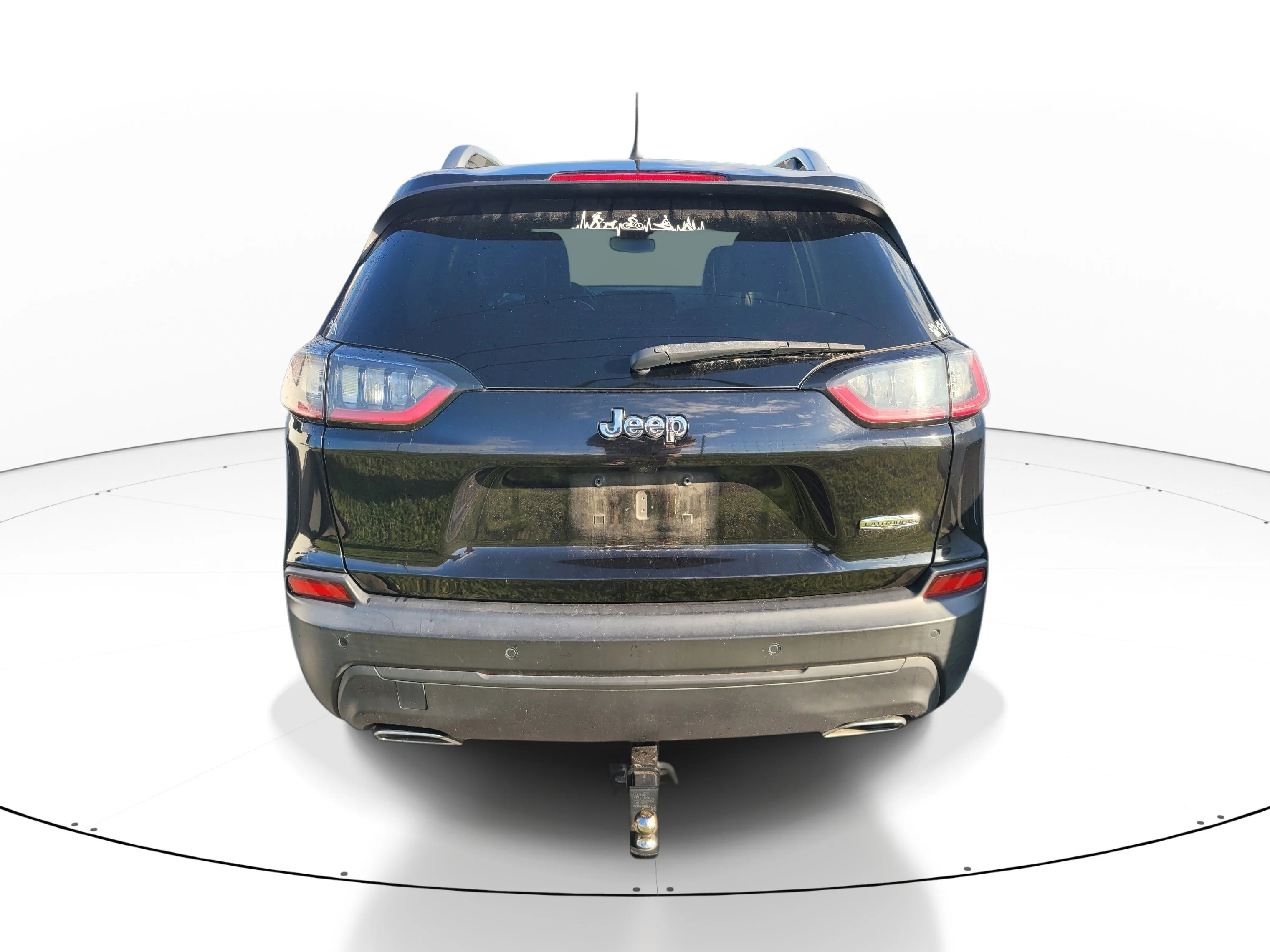 Used 2021 Diamond Black Crystal Pearlcoat Jeep Latitude Lux image 5