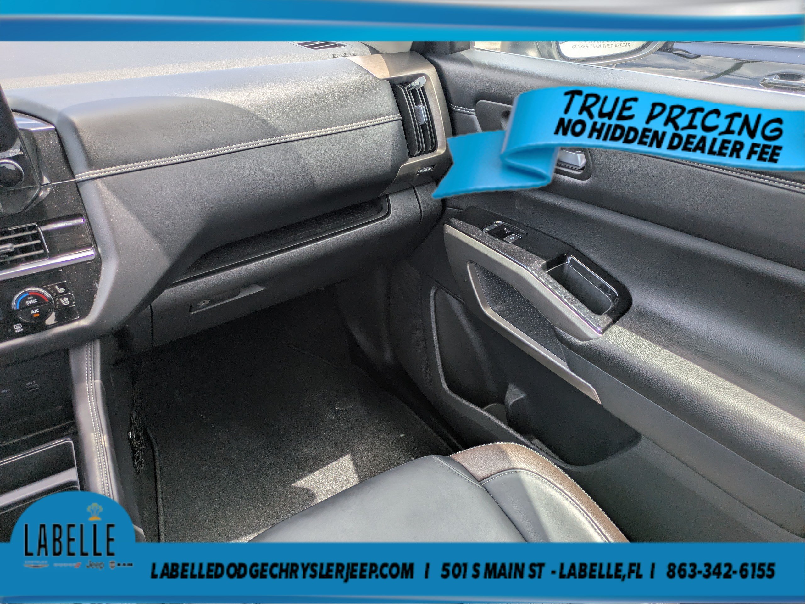 Used 2023 Pearl White Tricoat Nissan Platinum image 14