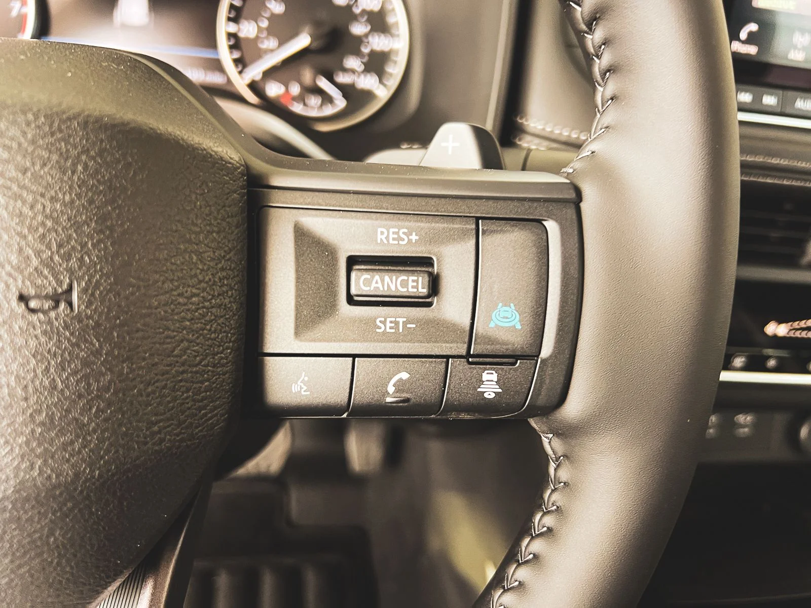2026 Nissan Rogue Dark Armor - Photo 19