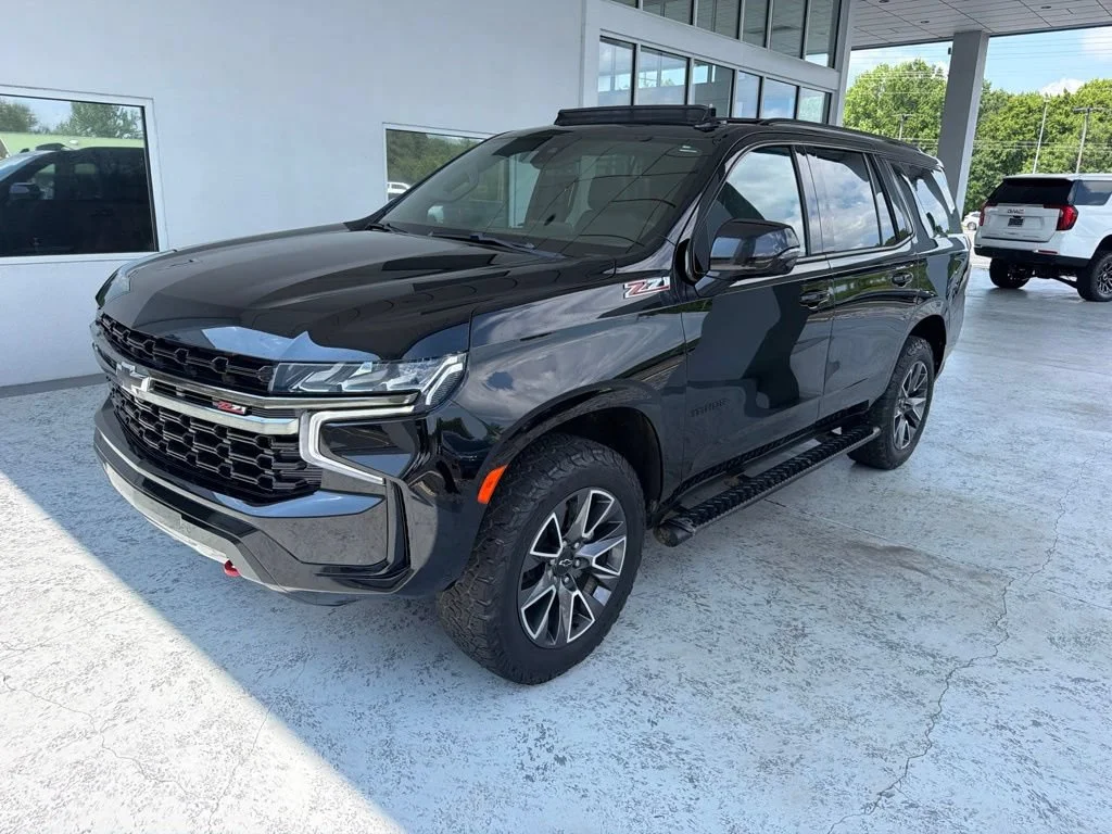 Used 2021 BLACK Chevrolet Z71 image 1
