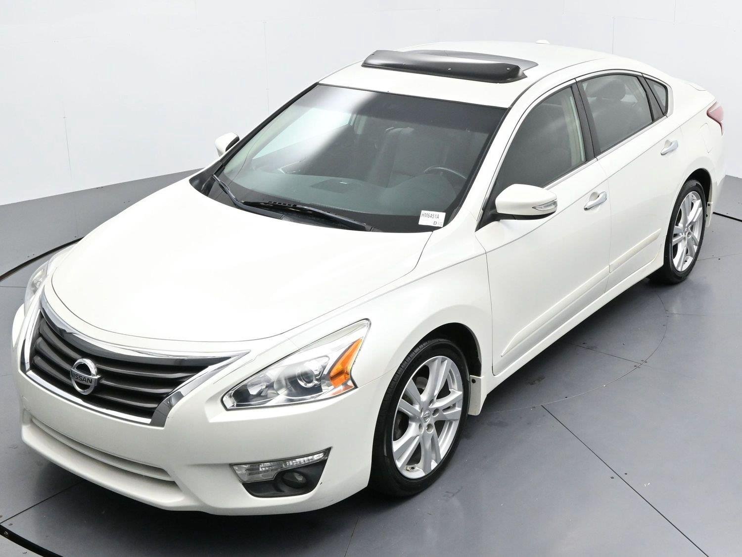 Used 2013 Pearl White Nissan 3.5 SL image 35