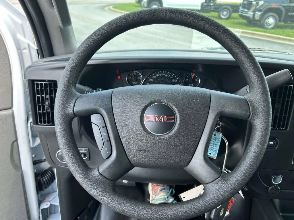 New 2026 Summit White GMC Work Van image 26
