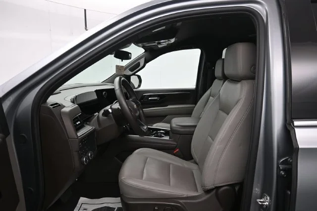 Used 2025 Sterling Gray Metallic Chevrolet LT image 9