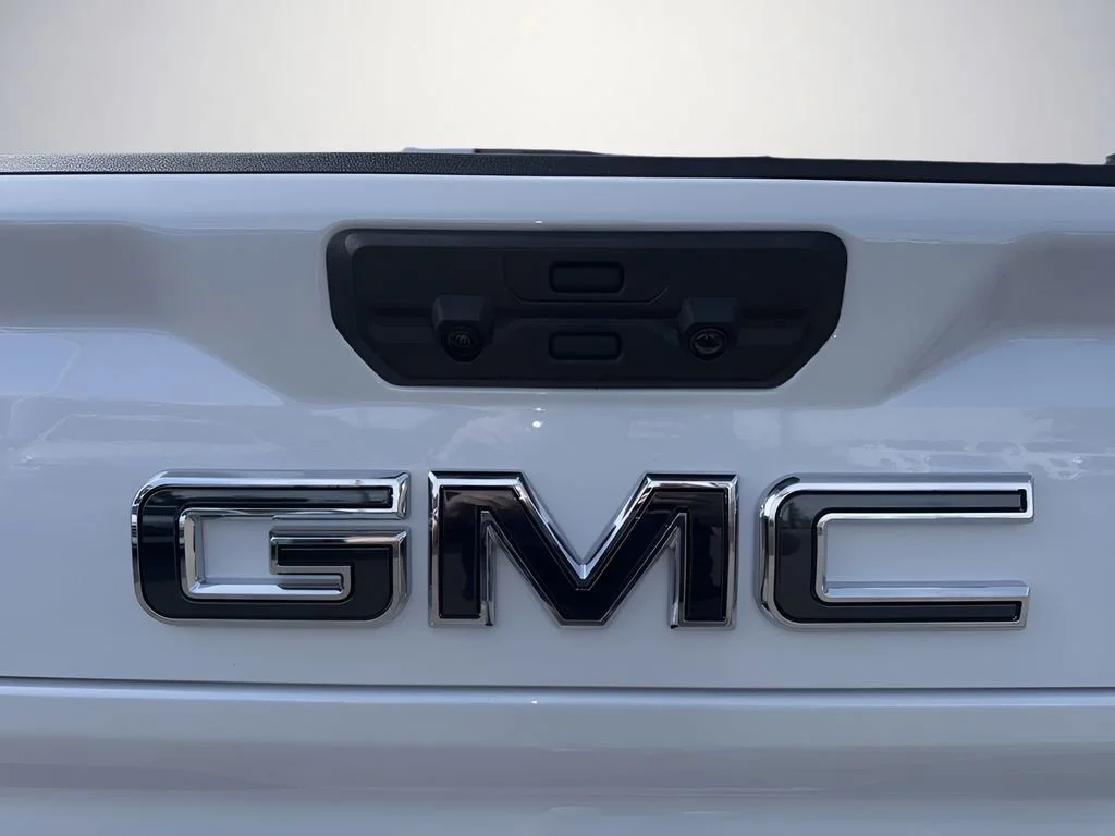 New 2026 Glacier White Tricoat GMC Denali Ultimate image 39