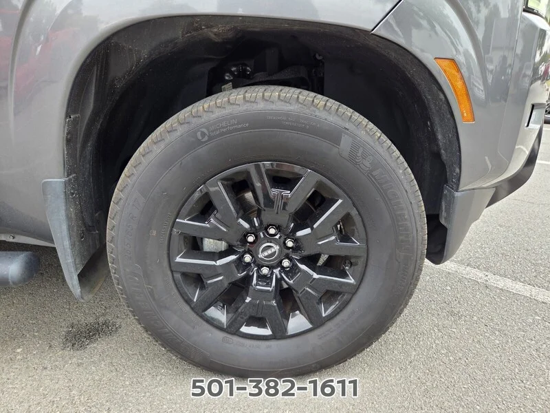 Used 2023 Gun Metallic NISSAN CREW CAB 4X4 SV AUTO *LTD AVAIL* image 24