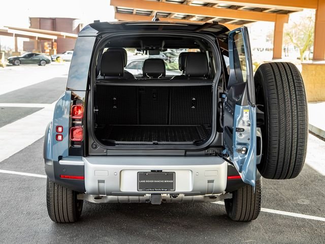 New 2025 Tasman Blue Land Rover S image 22