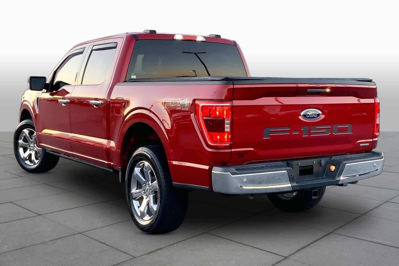 Used 2021 Rapid Red Metallic Tinted Clearcoat Ford XLT image 11