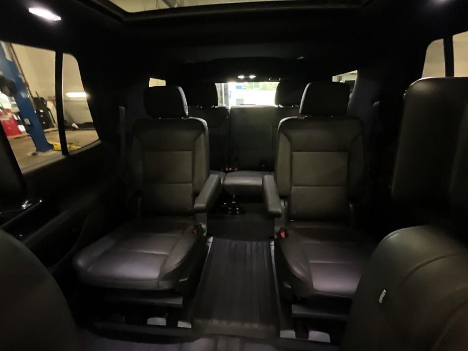 Used 2023 White Chevrolet High Country image 32