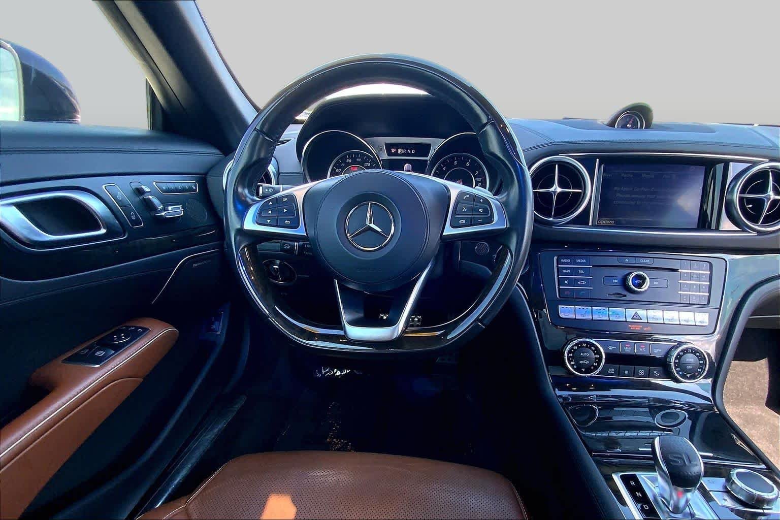 Used 2019 Graphite Grey Metallic Mercedes-Benz SL 550 image 6