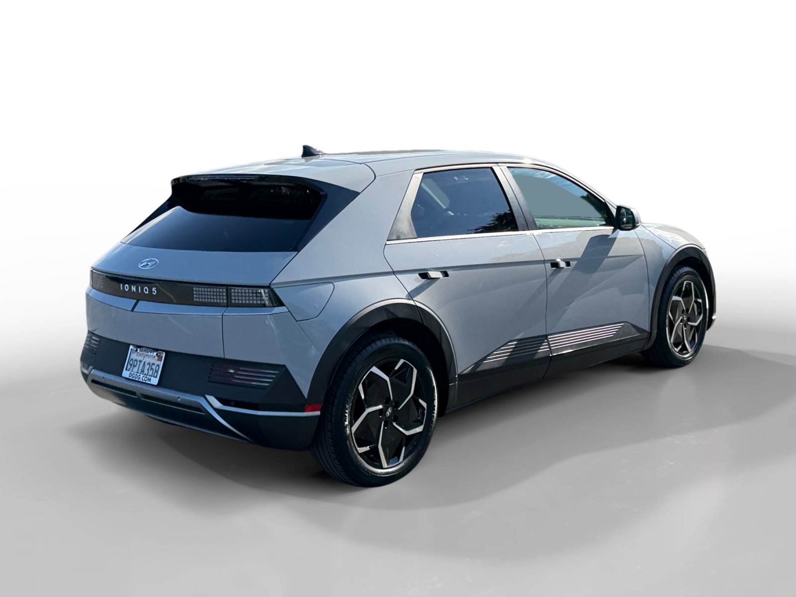 Certified Used 2024 Cyber Gray Hyundai SEL image 5