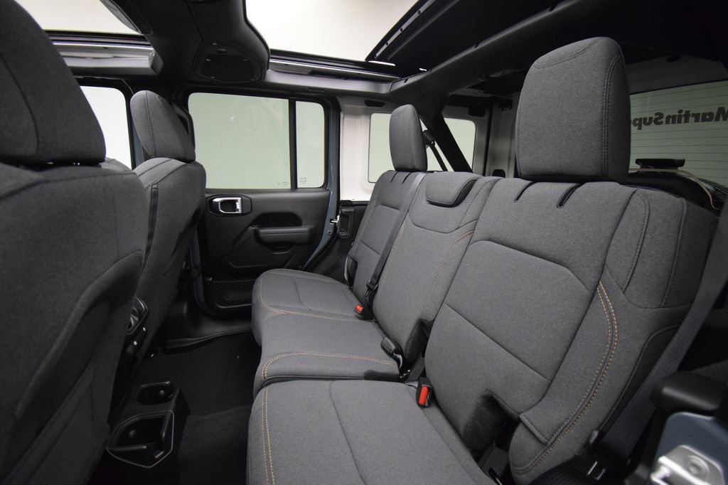 New 2026 Anvil Clear-Coat Exterior Paint Jeep Sport S image 35