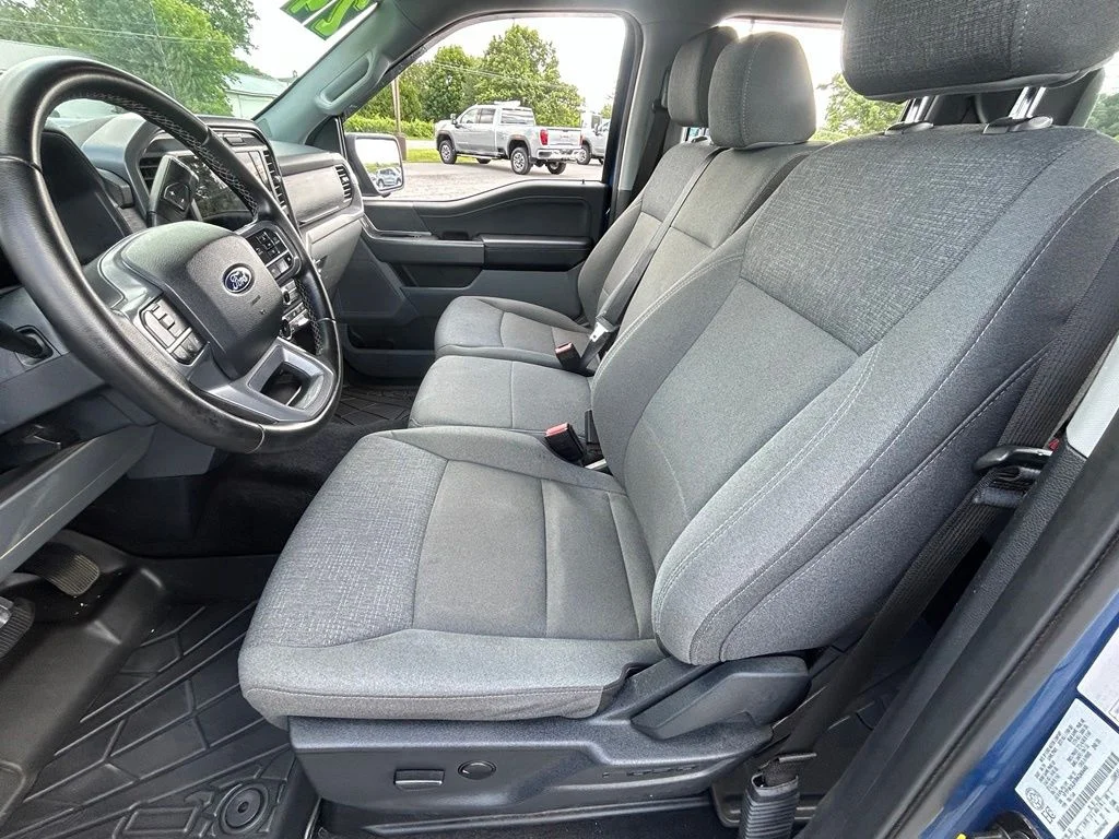 Used 2024 Blue Ford XLT image 19