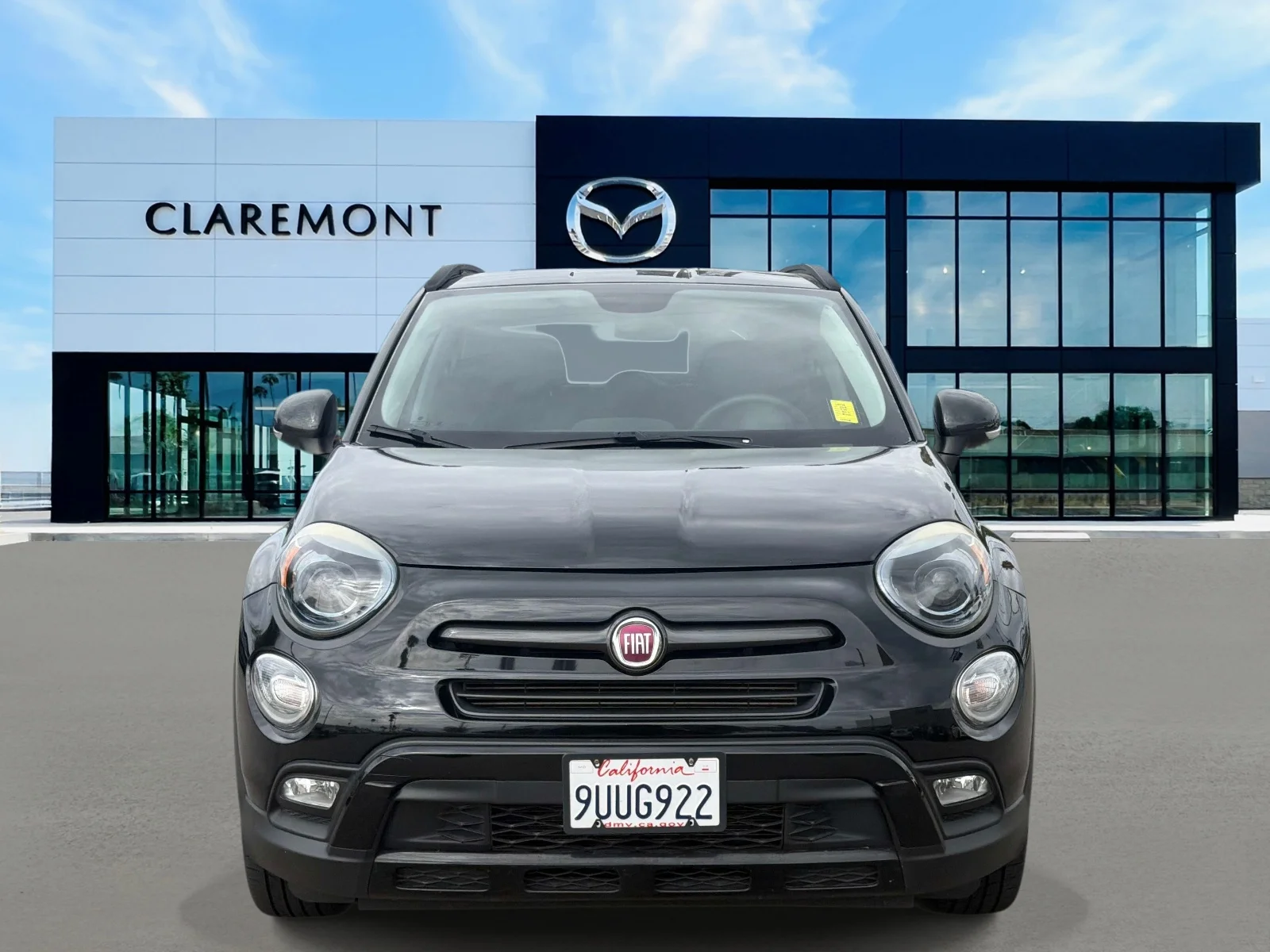 Used 2018 NERO CINEMA (BL FIAT Urbana Edition FWD image 2