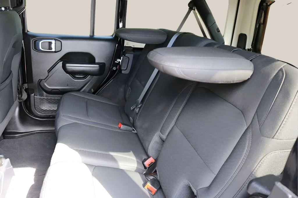 Used 2021 Black Jeep Unlimited Sport S image 17