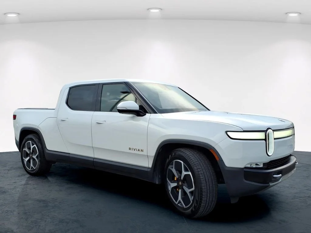Used 2022 White Rivian Adventure image 4