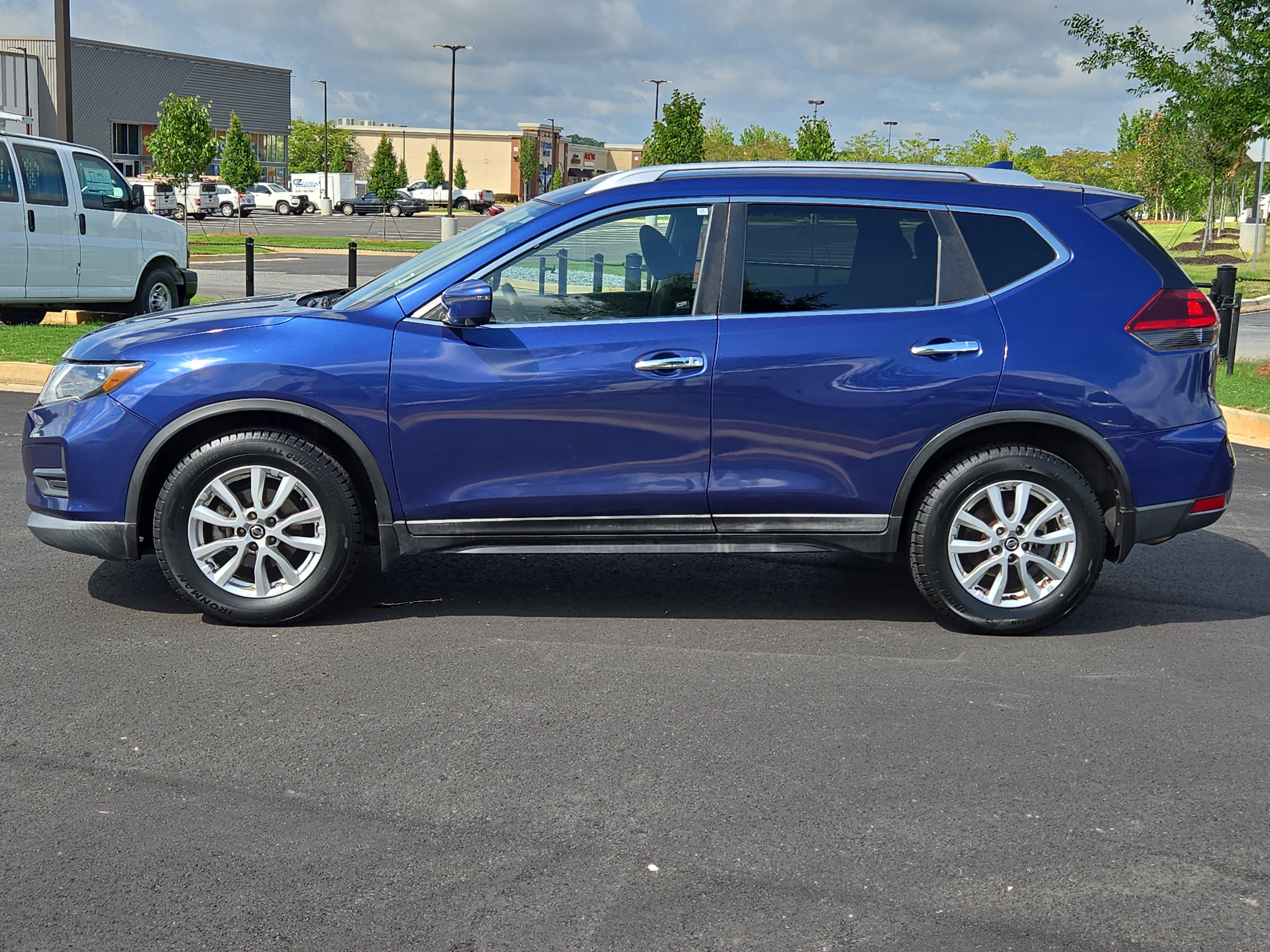 Used 2018 Blue Nissan SV image 15
