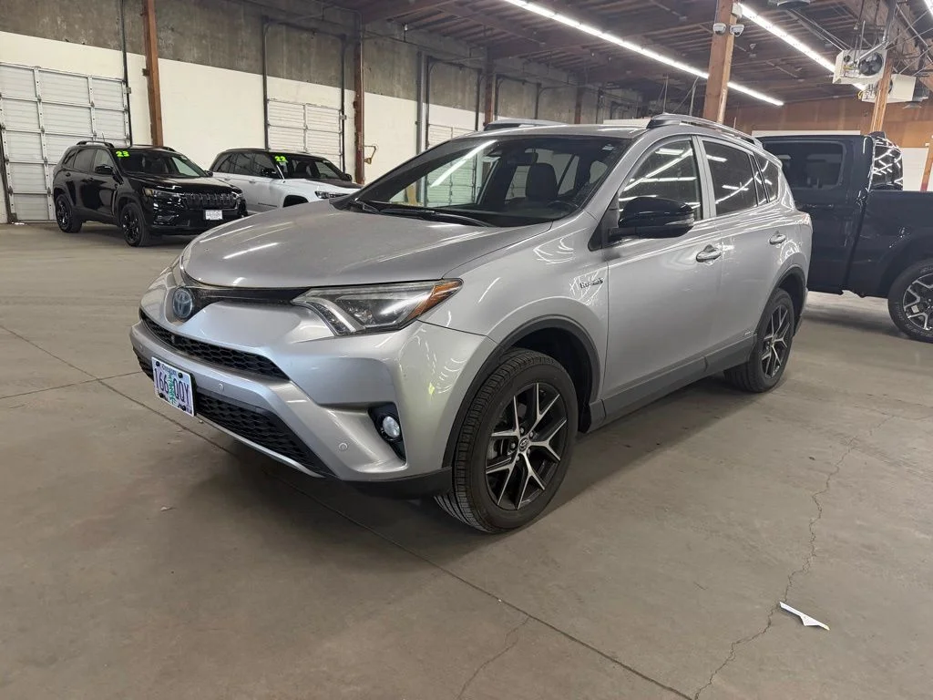 2018 Toyota RAV4 Hybrid SE AWD's photo