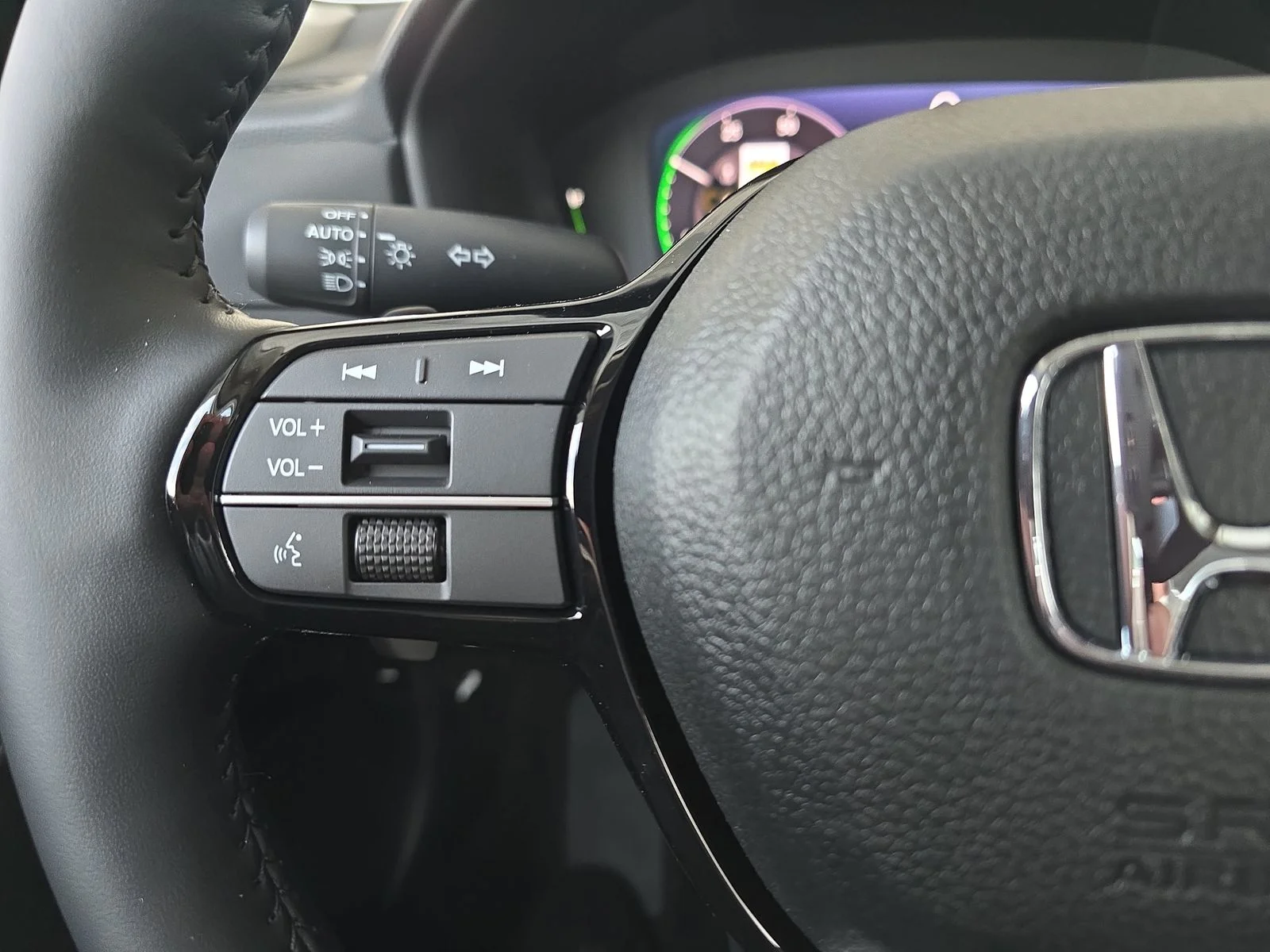 New 2026 Platinum White Pearl Honda Touring image 17