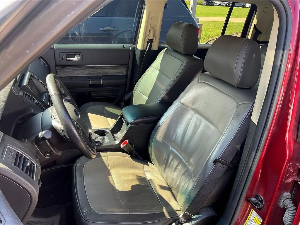 Used 2019 Red Ford SEL image 6