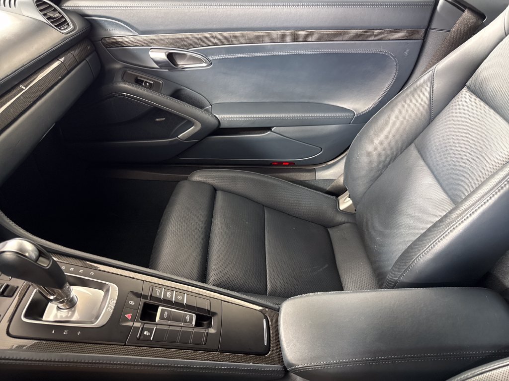 Used 2017  Porsche S image 18