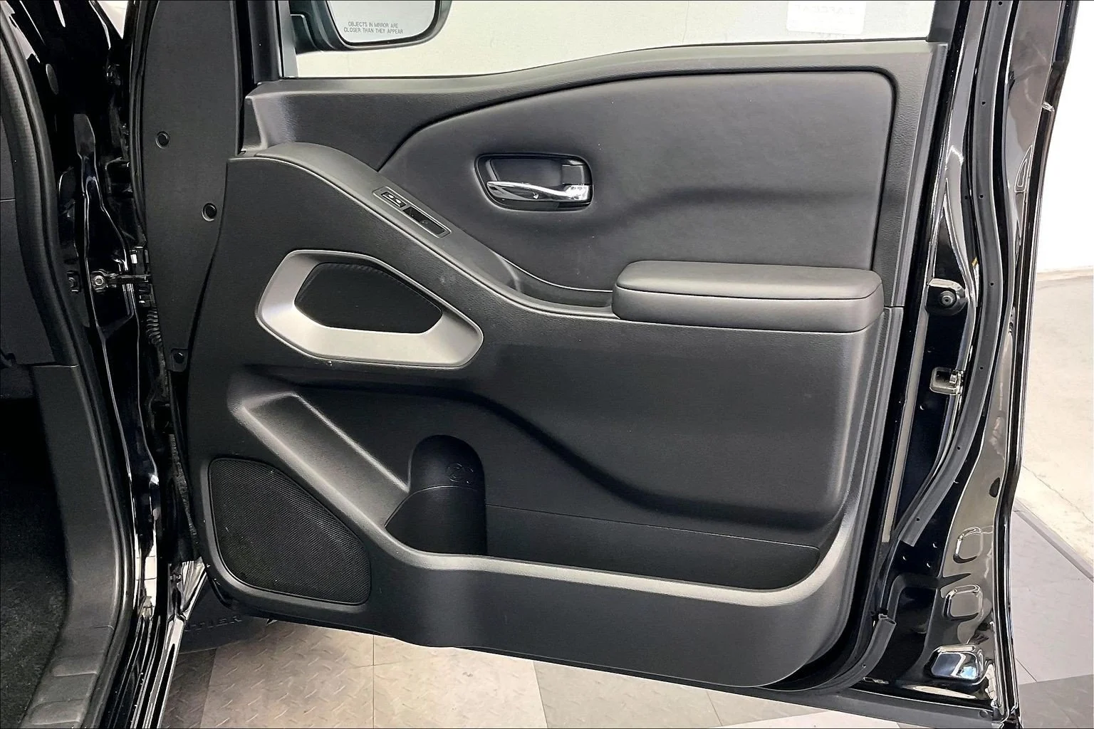 Used 2022 Super Black Nissan SV image 21