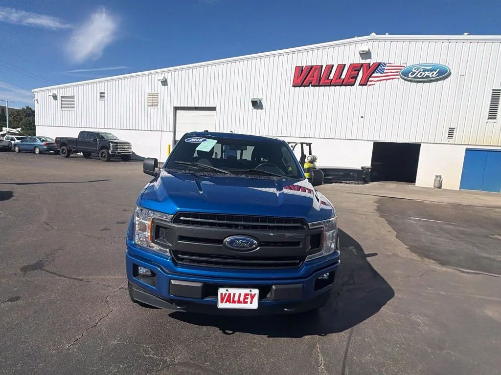 Used 2018 Lightning Blue Ford XLT image 2