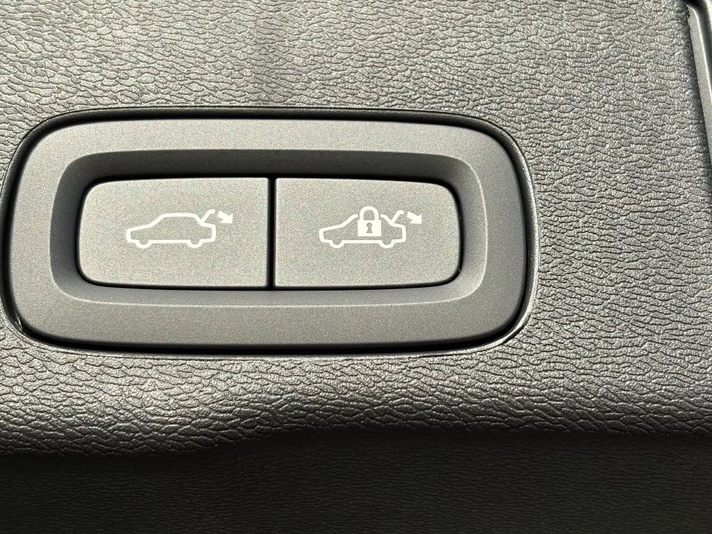 New 2026 Vapour Grey Volvo Plus image 29