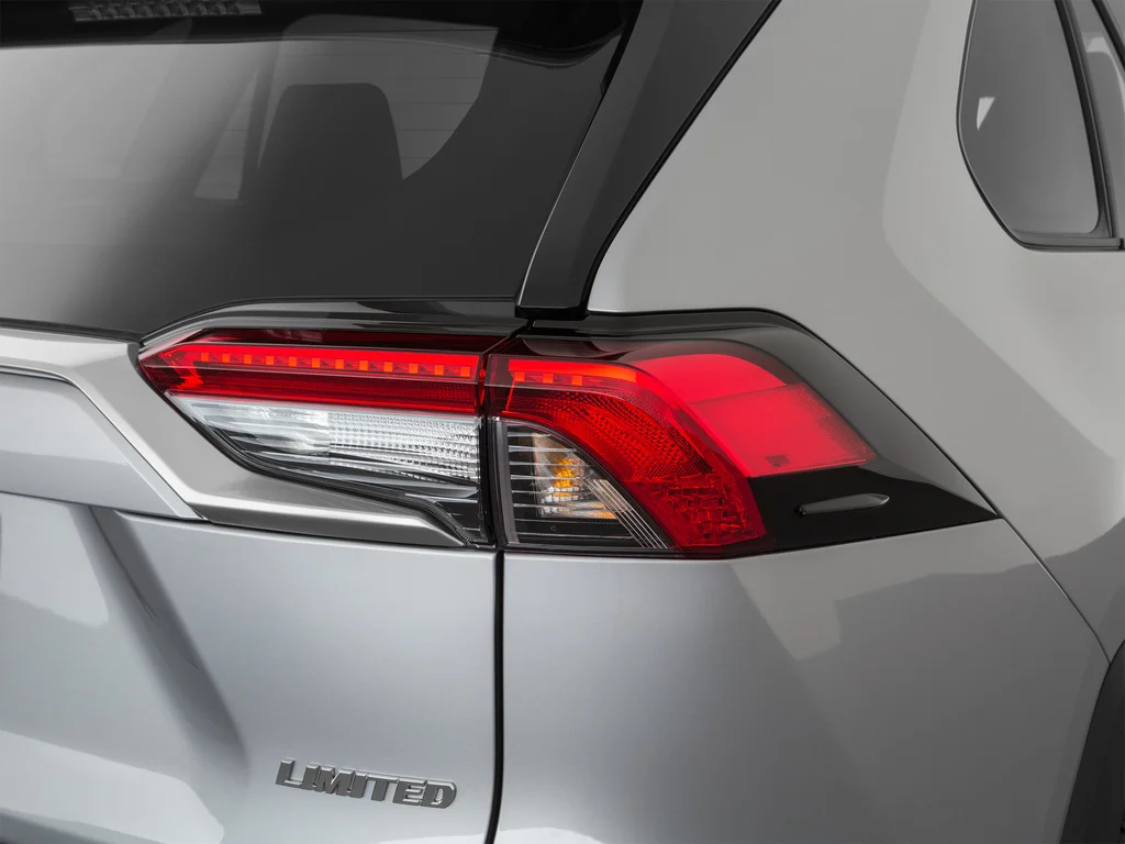 Used 2020 Silver Toyota XLE image 55