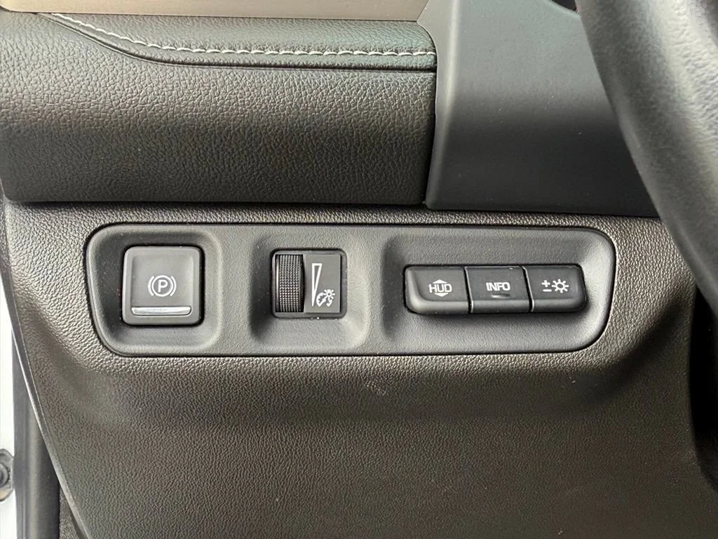 Used 2023 Summit White GMC Denali image 31