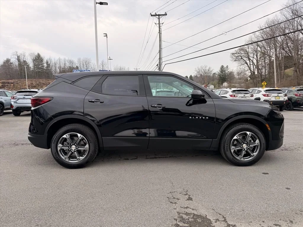 Used 2025 Black Chevrolet LT image 18