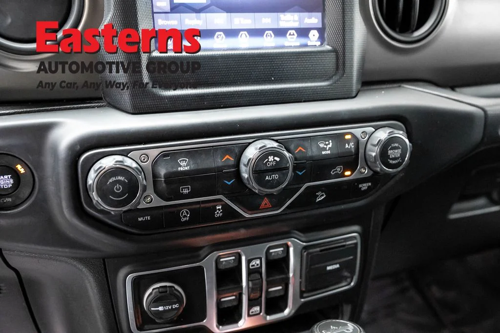 Used 2018 White Jeep Unlimited Sport S image 20