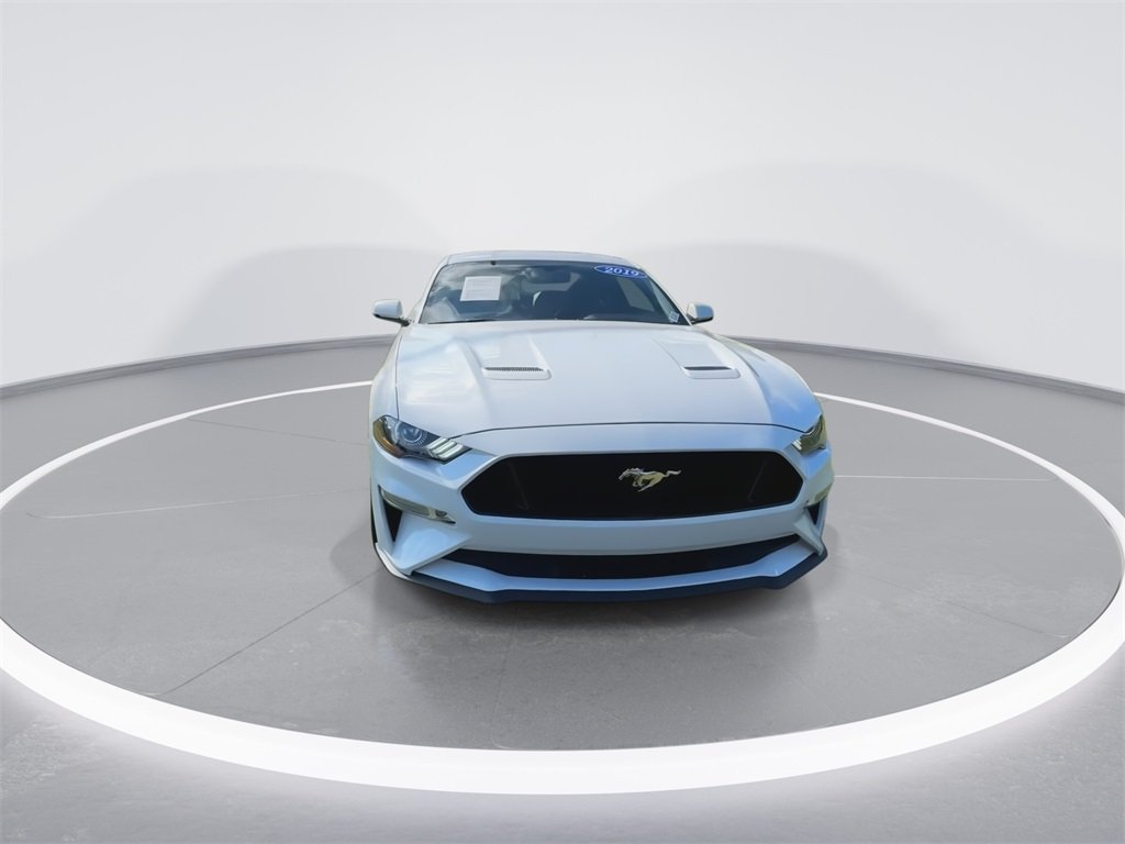 2019 Ford Mustang GT Premium photo 3