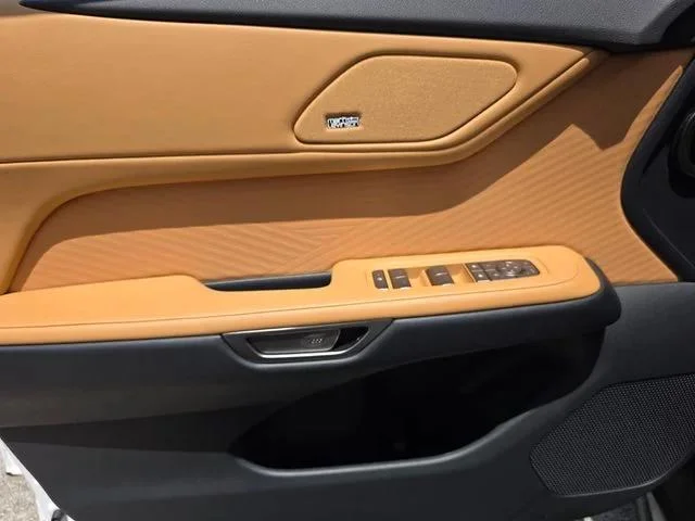 New 2026 Ultra White Lexus PREMIUM PLUS image 31