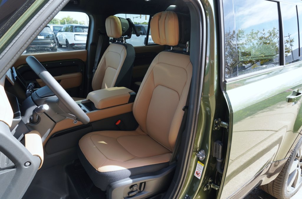 New 2026 Woolstone Green Land Rover X image 12