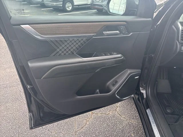 Used 2025 Black GMC Denali image 25