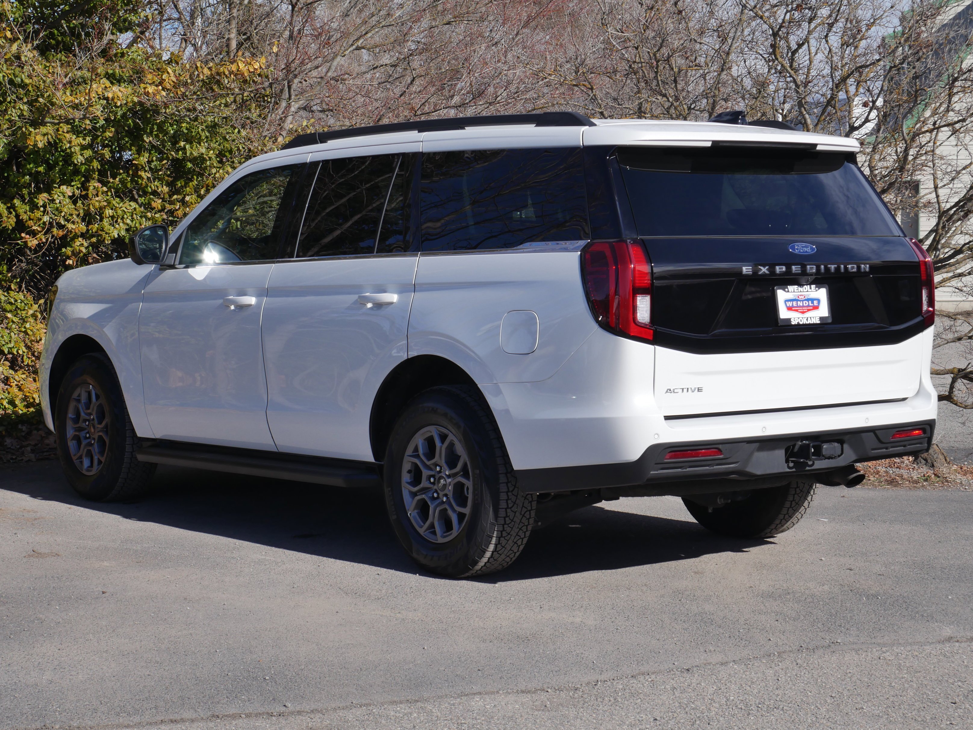 Certified Used 2025 Star White Ford Active image 18
