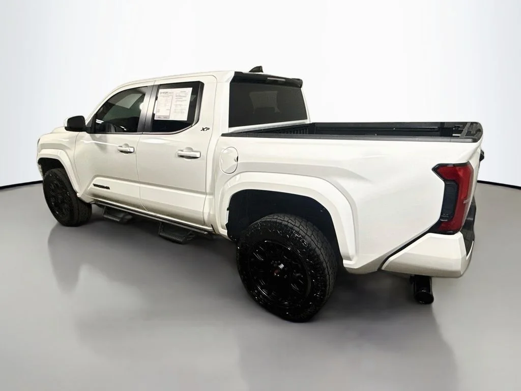 Used 2025 Ice Cap Toyota SR5 image 5