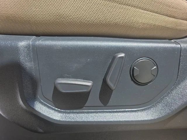 Used 2019 Gray Ford XLT image 29
