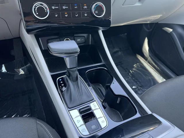 Used 2024 Silver Hyundai SE image 23